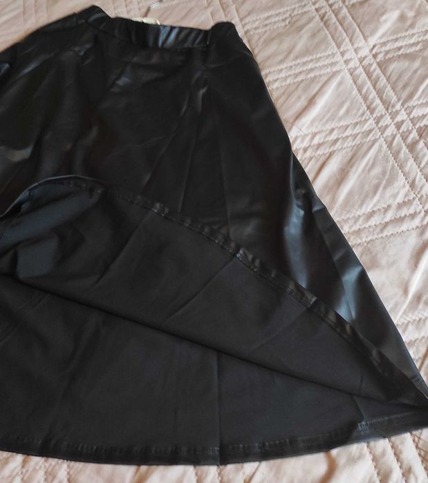 Нова кожена пола  М,Л