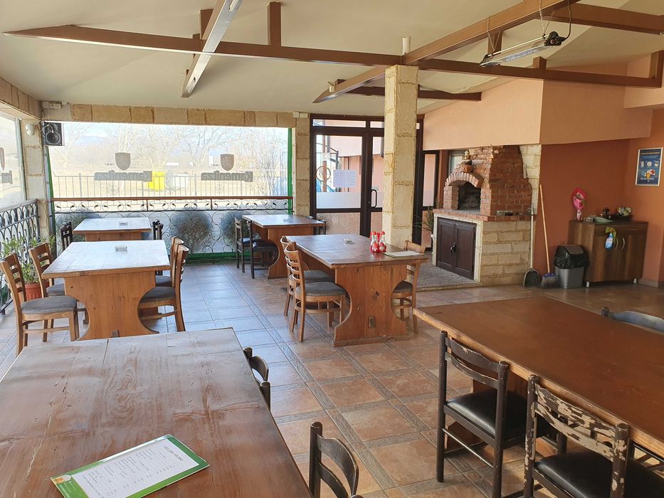 Работещо крайпътно заведение-ресторант, след осн.ремонт