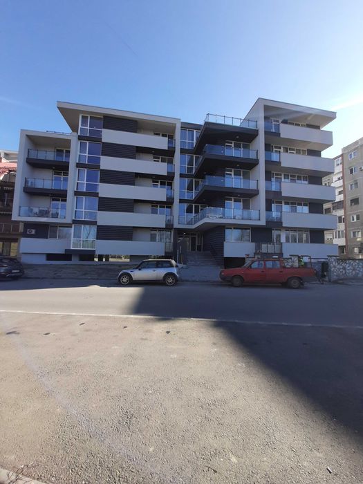 Inchiriez apartament