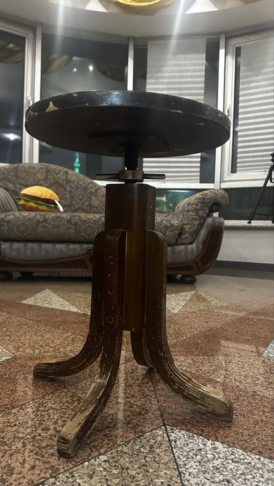 Продам стул от пианино