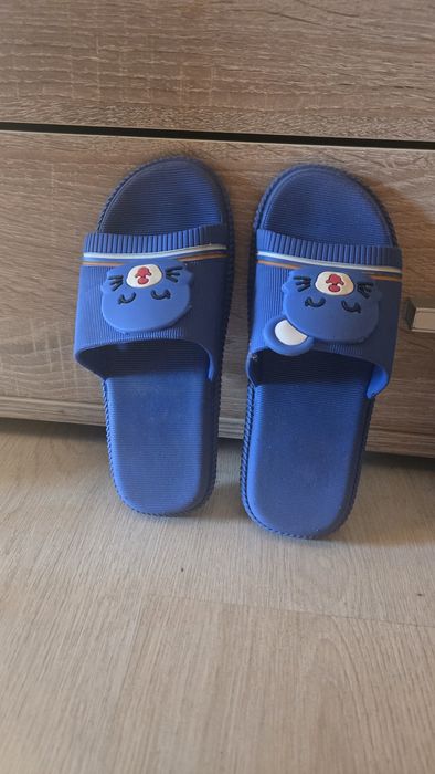 Продавам детски джапанки