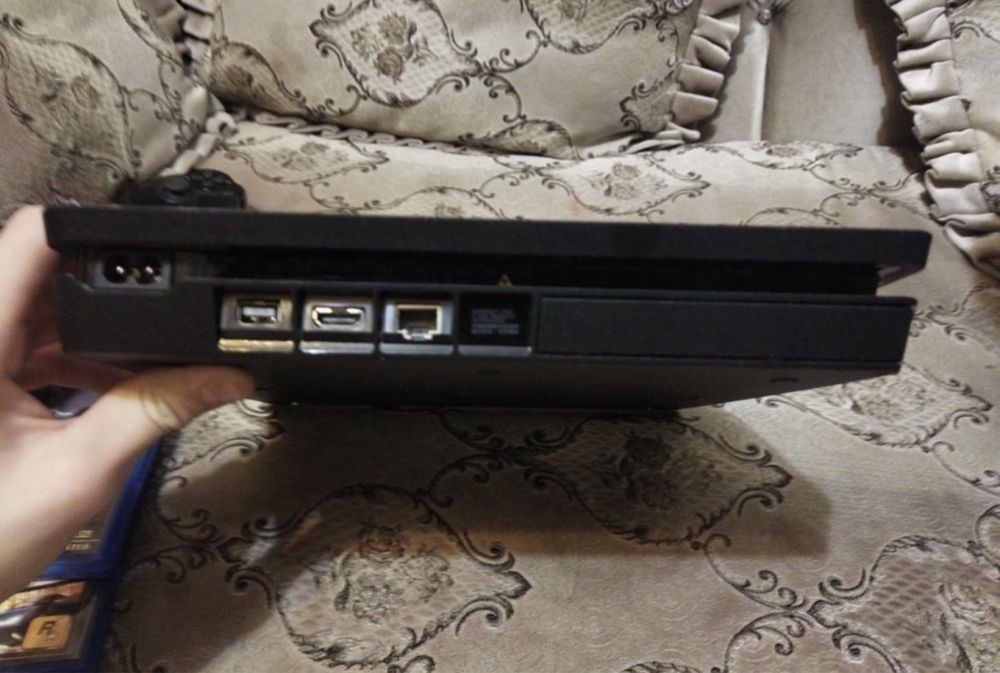 Ps 4 slim 500 gb состояние новой