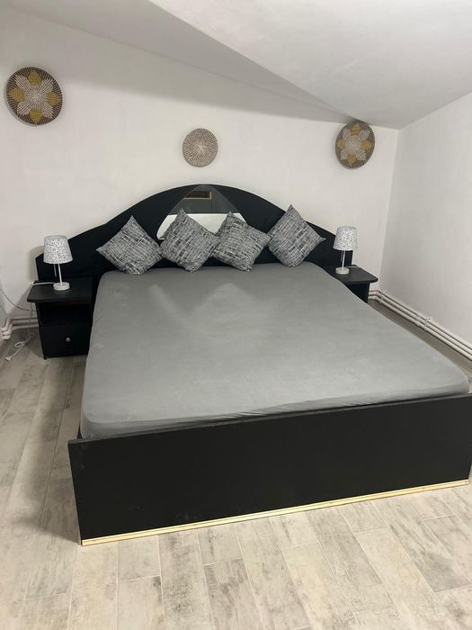 Închiriez apartament 2 camere Mansarda