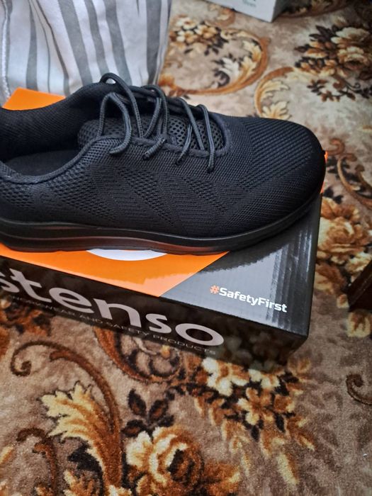 защитни работни обувки с метални бомбета