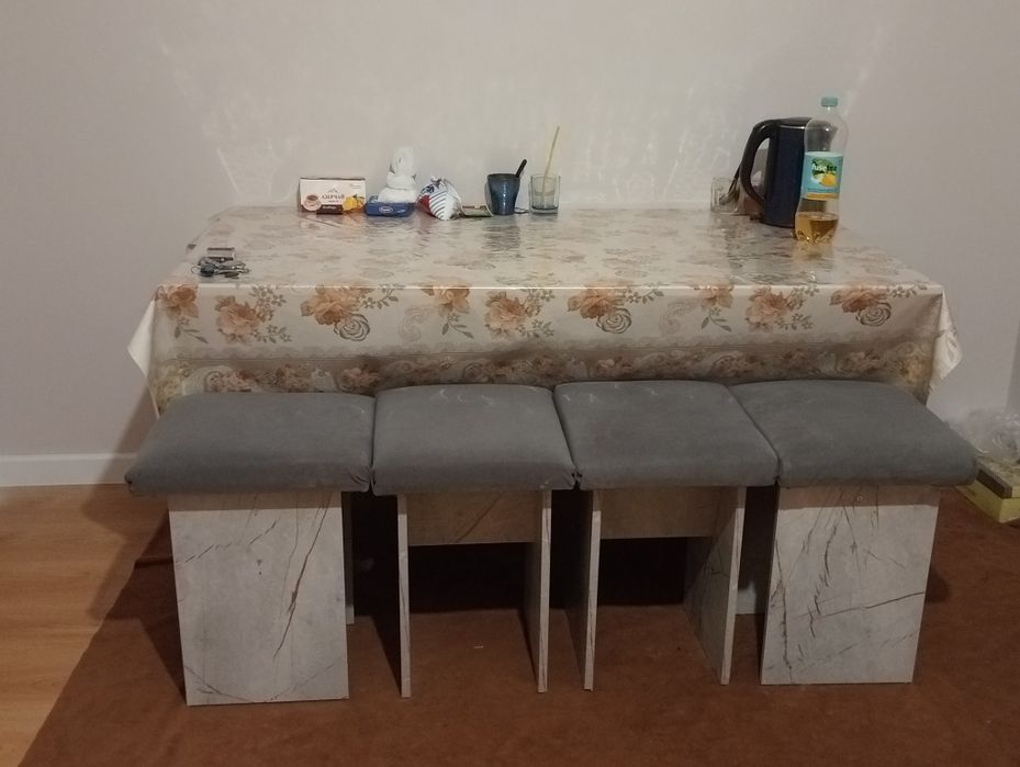 Продам Кухонный стол