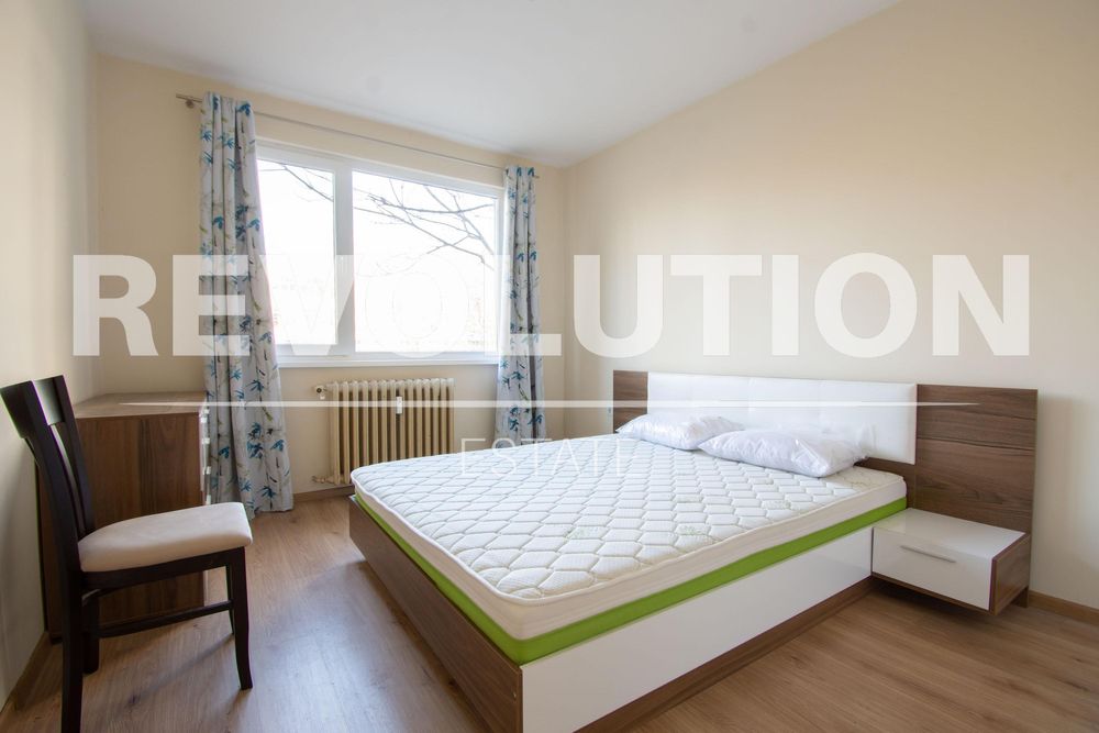 Дава се под наем Тристаен апартамент в София, Лозенец - 103 кв.м за 750 € - Снимка #5