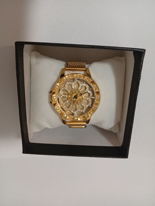 Женские наручные часы