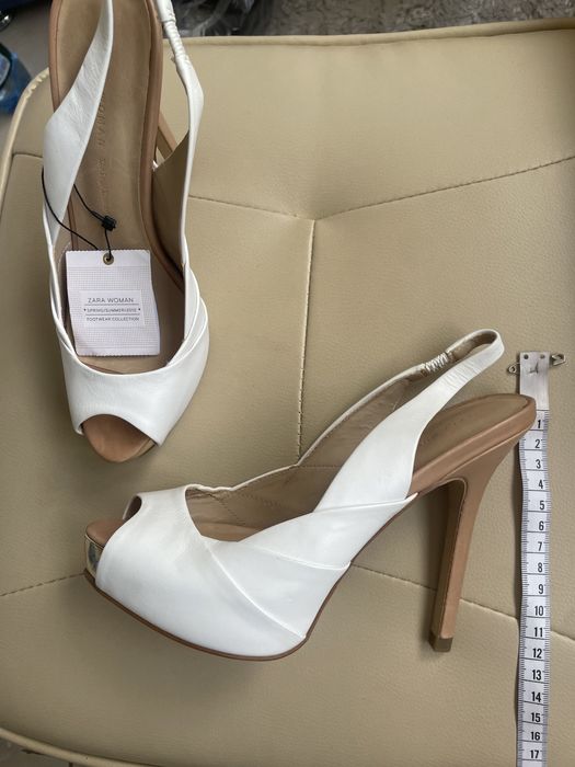 Pantofi -sandale noi zara nr 36, alb/ nude ,piele naturala, nu Musette