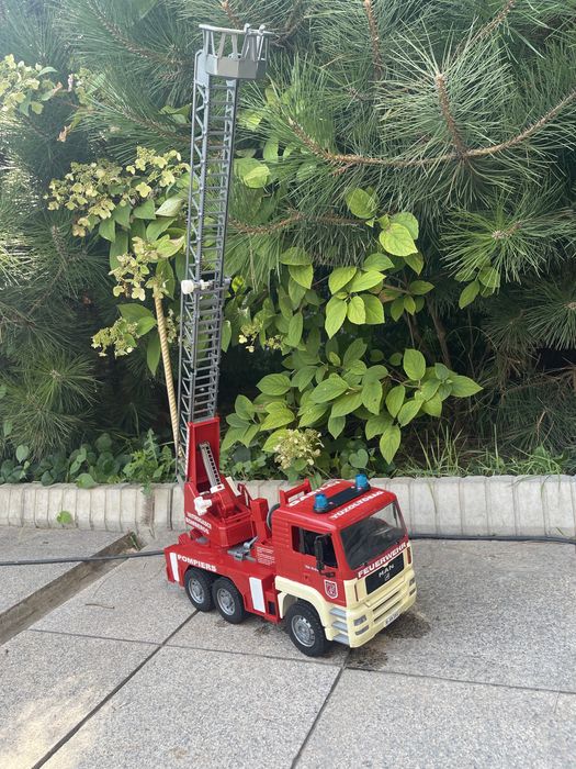 Пожарная машина Bruder
