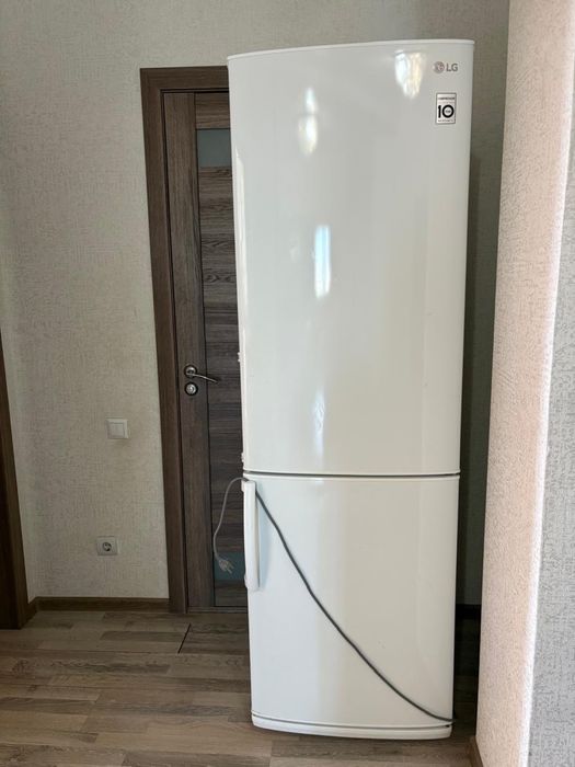 Продам холодильник
