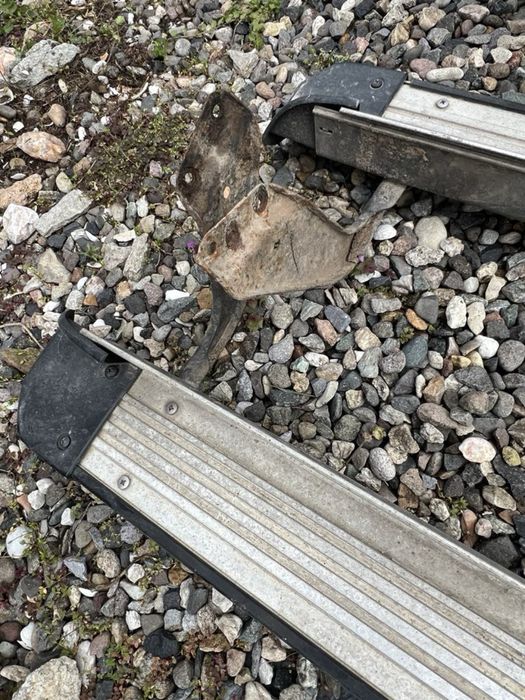 Части за тойота ролбар и две степенки