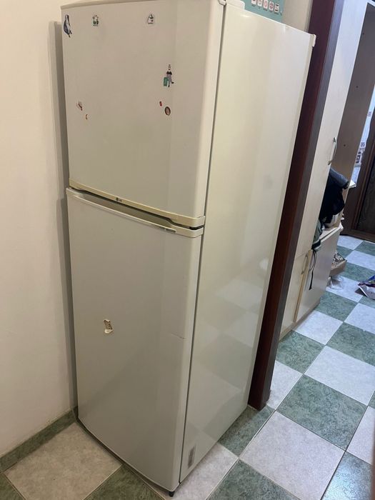 Продаем хороший Холодильник