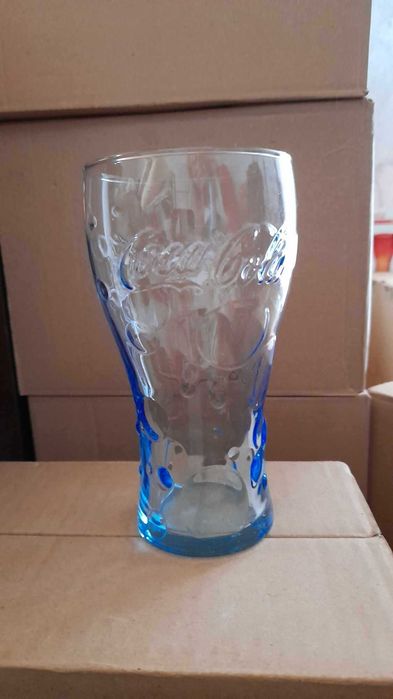 Чисто нови чаши Coca-Cola