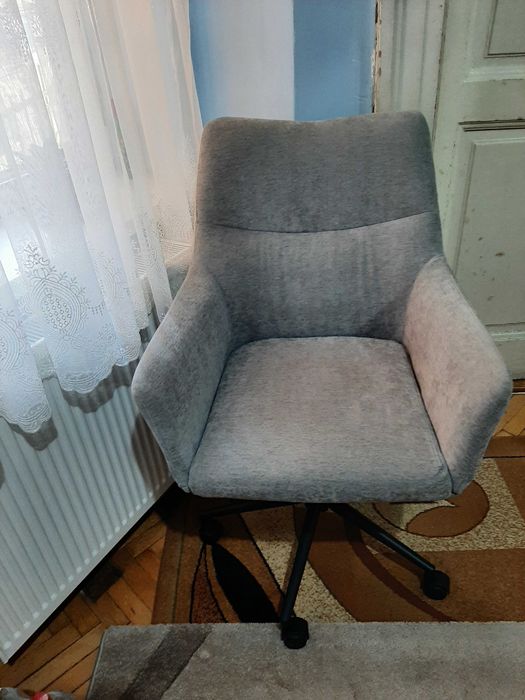 De vanzare scaun birou nou