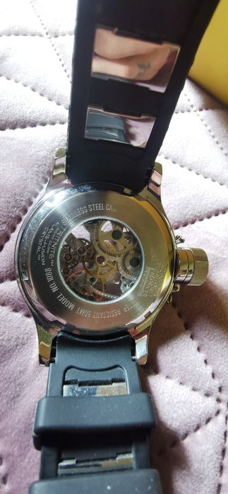 De vânzare 2 ceasuri INVICTA