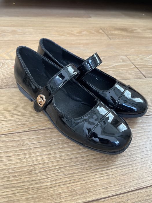 Продам новые туфли