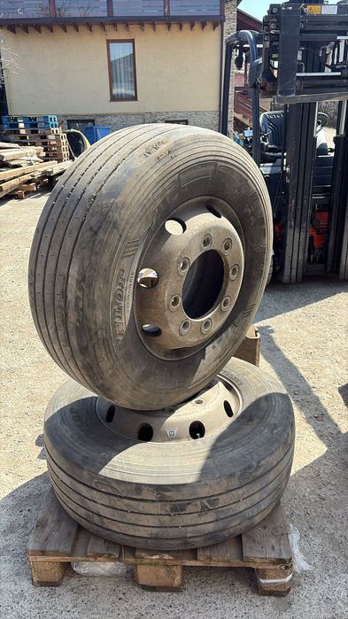 Vand anvelope camion si camioneta