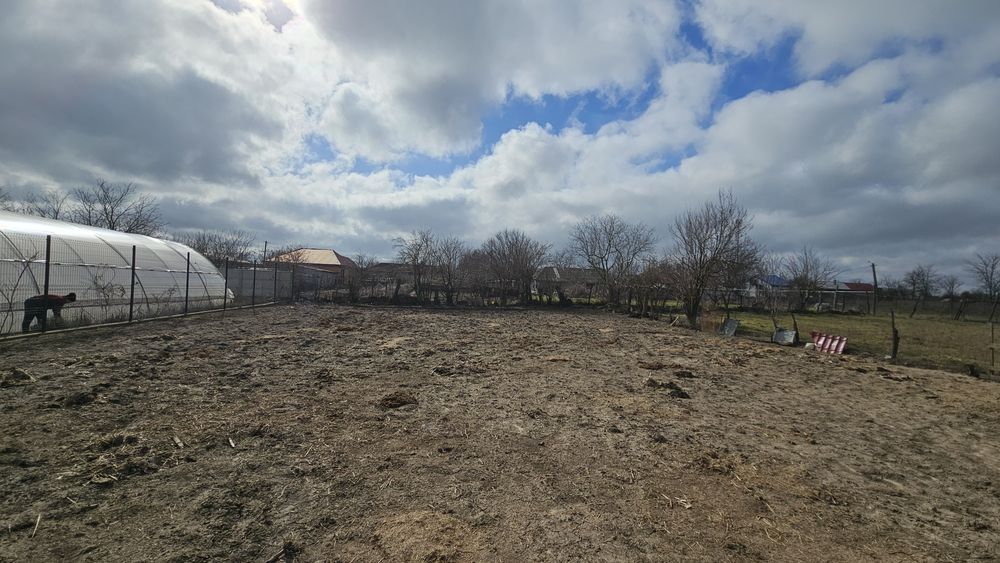 Teren intravilan 860 mp, deschidere 14,27 m, utilități