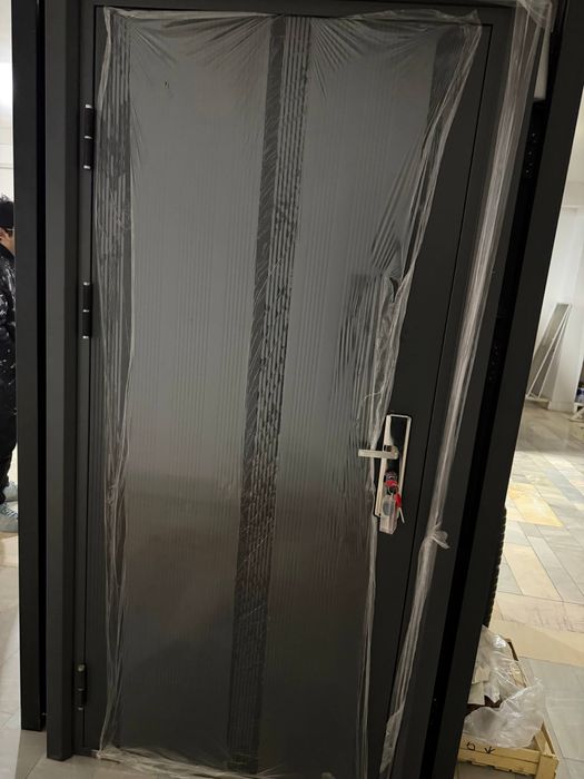 Sifatli temir eshik sotiladi, mustahkam va ishonchli