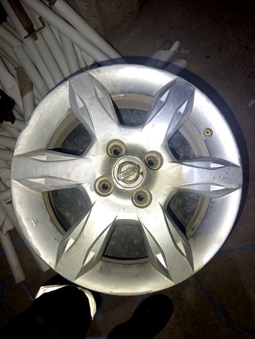 Продается диск на Nissan Almera g15