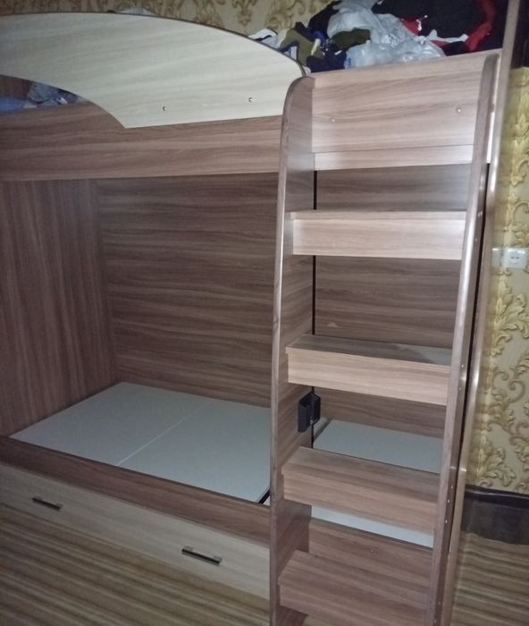 Двухъярусная кровать