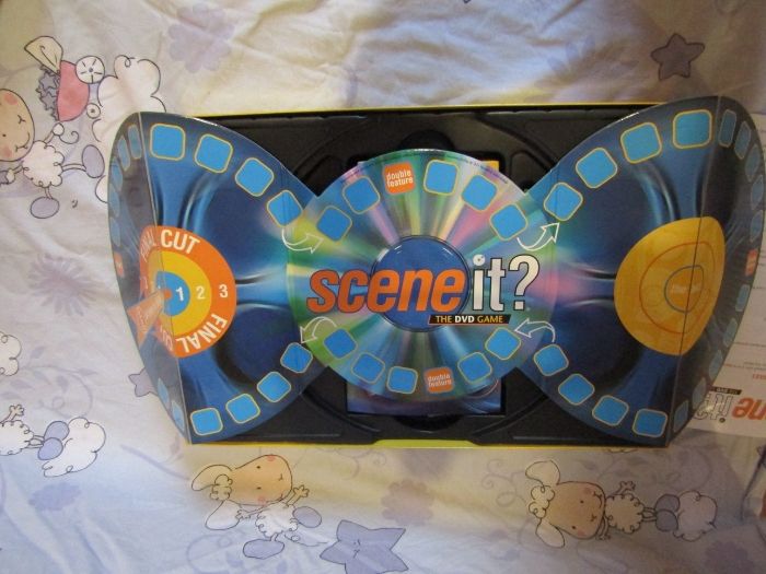 Сцена? DVD играта