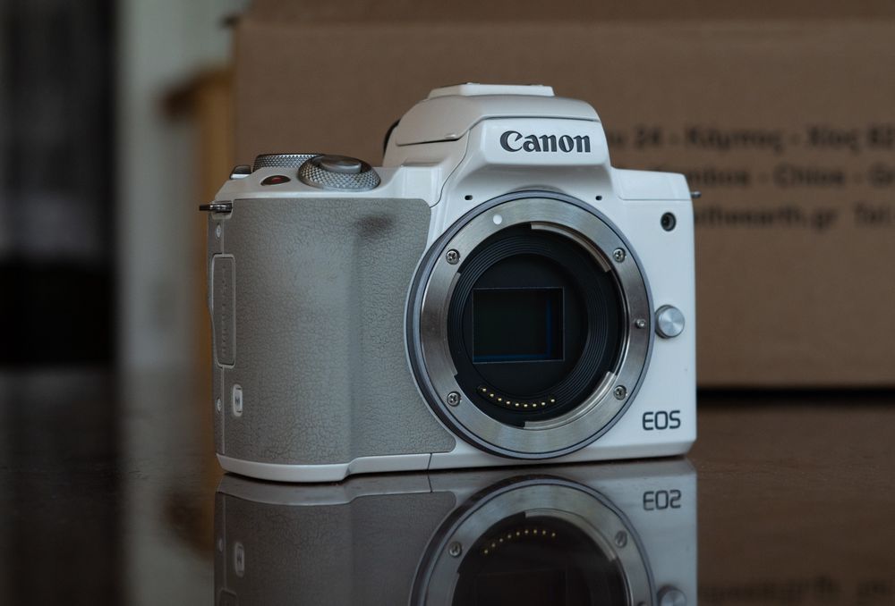 Canon m50 mark i + аксесоари