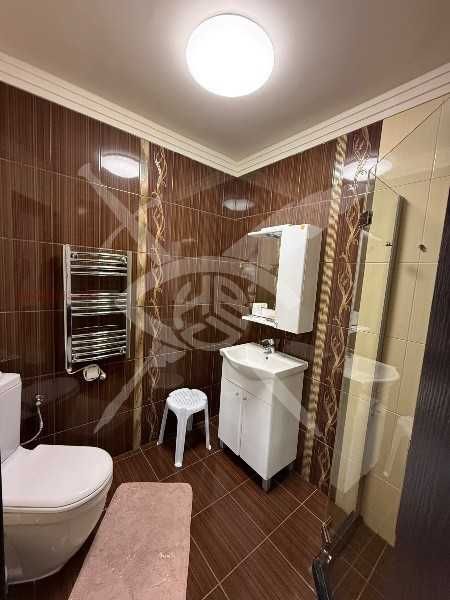 Продава се Четиристаен апартамент в Бургас, Център - 142 кв.м за 1868 €/кв.м - Снимка #10