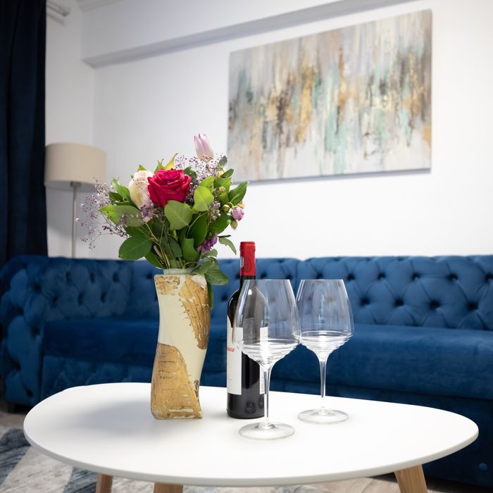 Vand apartament doua camere decomandat in zona centrala