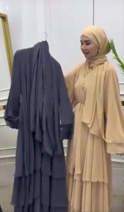 Платье бу  отличного катчество