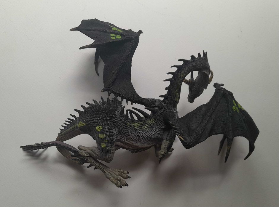 Dragon Action FIgure McFarlane Papo