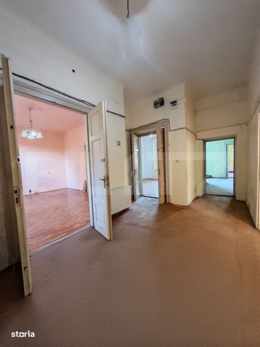 Cladire istorica, 175mp-5 camere, etaj 1, terasa si balcon, zona Iosef