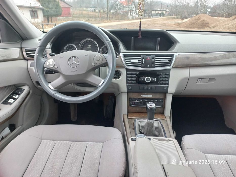 Vand Mercedes-benz E 220