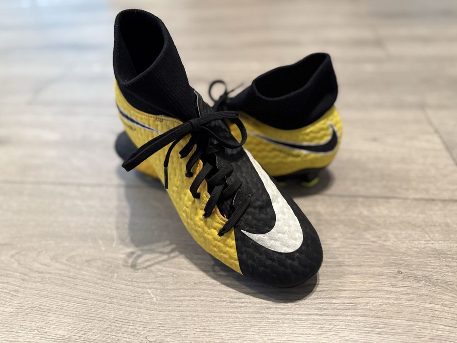 Ghete pentru fotbal NIKE