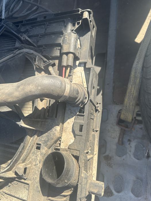 Bmw Бмв F10 Ф10 F11 Ф11 530d 520d радиатор радиатори перка дифузьор