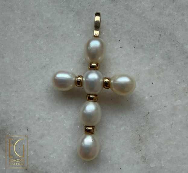 Pandantiv cruce din aur, decorat cu perle