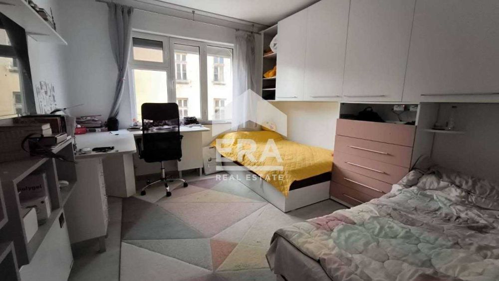 Продава се Тристаен апартамент в Хасково, Център - 103 кв.м за 1204 €/кв.м - Снимка #4