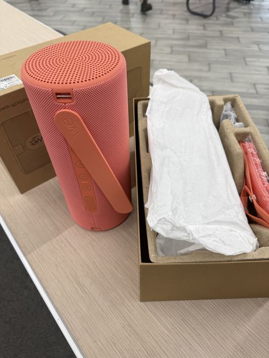 Продам колонку WE BY LOEWE WE. HEAR 2