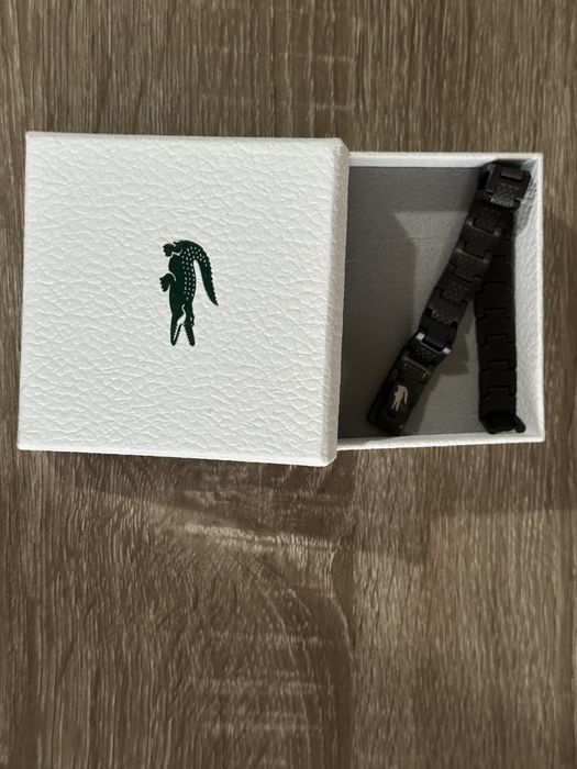 Bratara Lacoste noua