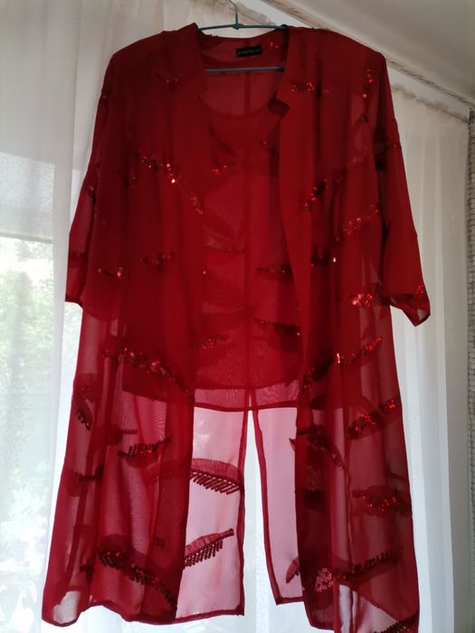 Costum foarte elegant pentru ocazie! Doar în București