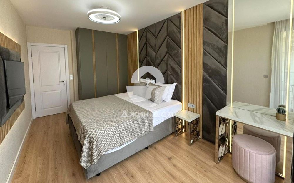 Луксозен тристаен апартамент в к-с „Хармони Сюитс 18“, Слънчев бряг