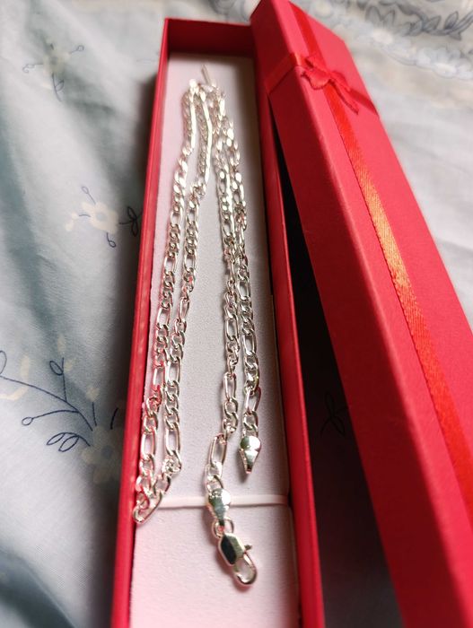 Нов сребърен  ланец. Класически модел. В кутия.