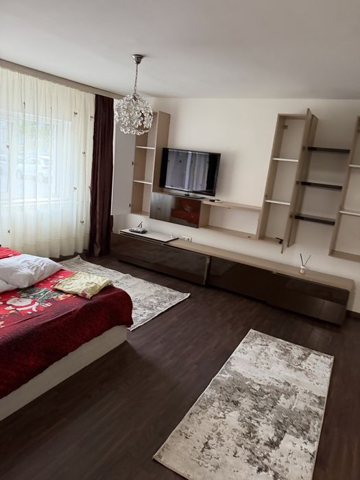 Inchiriez apartament 3 camere