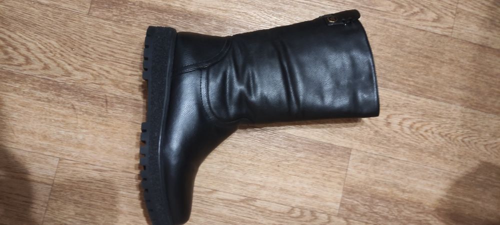 Продам сапоги женские