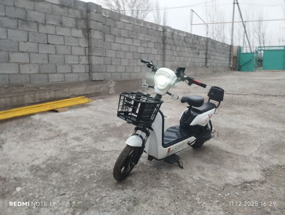 Скутер сатылады 40 к дәңгәлі берем