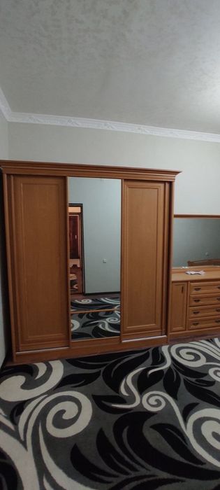 Карши ш марказида  квартира  сотилади зур жойда