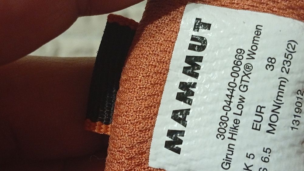 N.38 Чисто нови обувки Mammut с Gore-tex