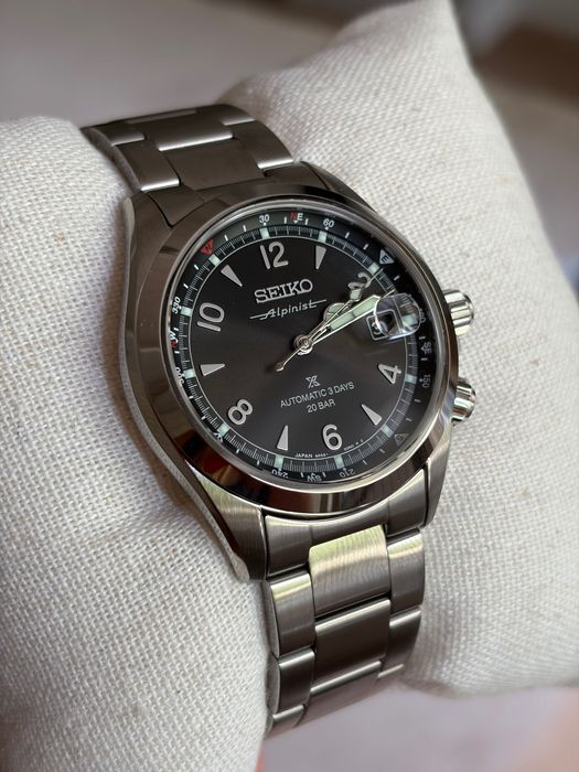 SEIKO Prospex Alpinist ‘Summit Black’ SPB505J1