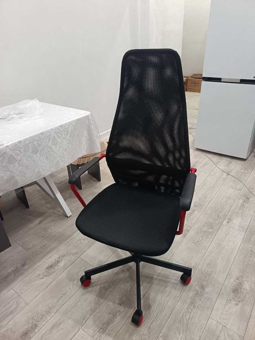 Офисное кресло IKEA, черный