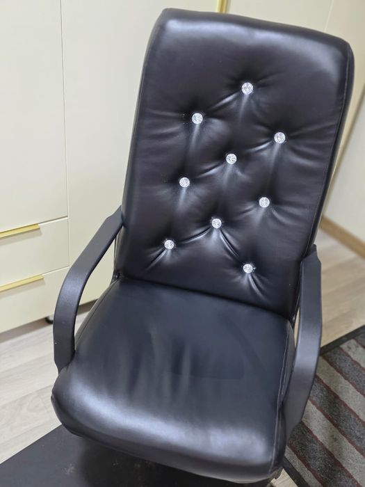 Продам кресло педикюрное